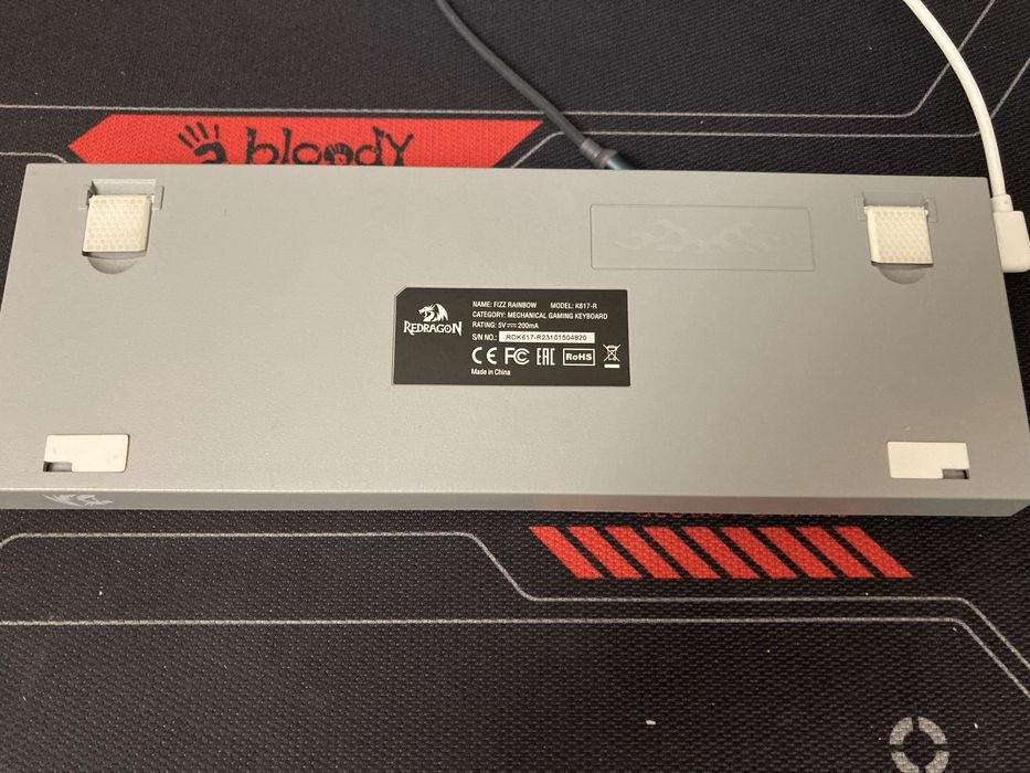 Продам клавиатуру