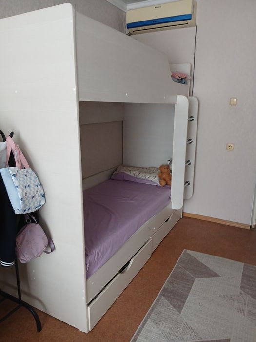 Двухярусная кровать