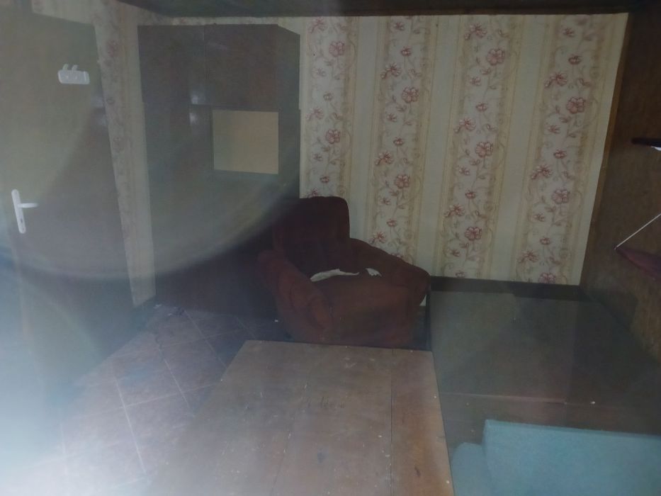 Давам под наем етаж 2 от къща  на женския пазар за склад