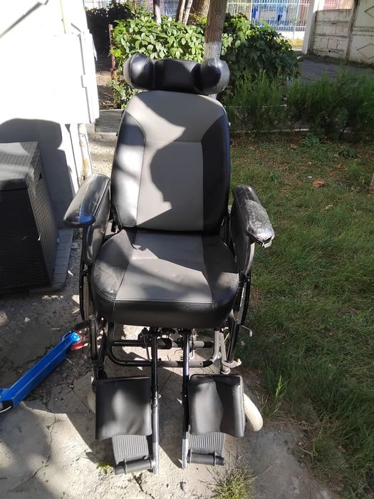 Cărucior pentru persoane cu dezabilitati