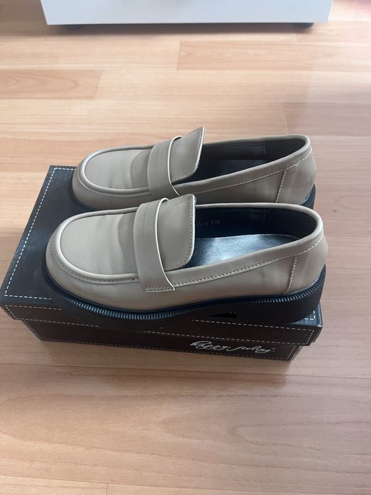 Продам обувь лоферы