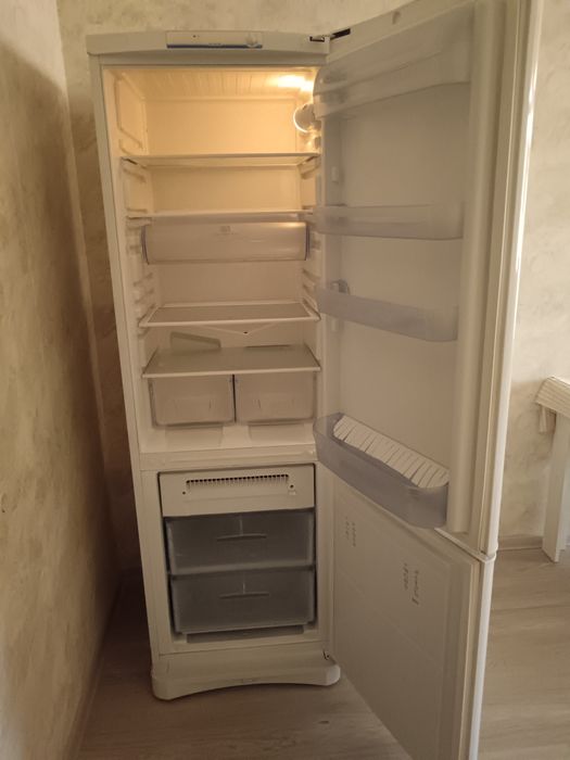 Продам холодильник б/у, рабочий