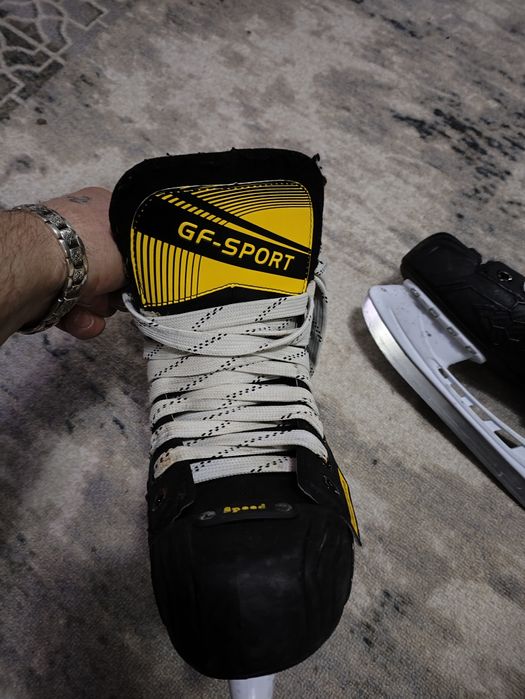 Продам коньки в хорошем состоянии.