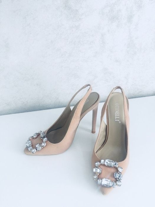 Pantofi cu doua- trei purtari