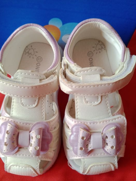 Продам новые сандали 23 р .