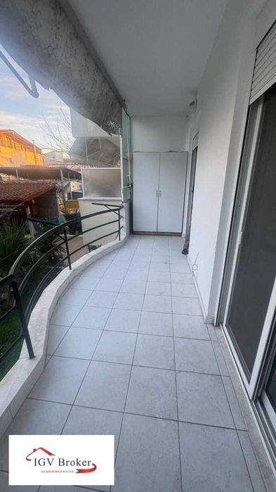 Тристаен апартамент в Неа Перамос, Гърция