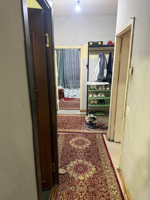 Чирчик шахар 10-микрорайонда квартира сотилади