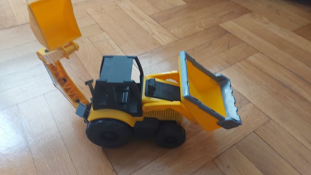 Трактор с батерии движащ се