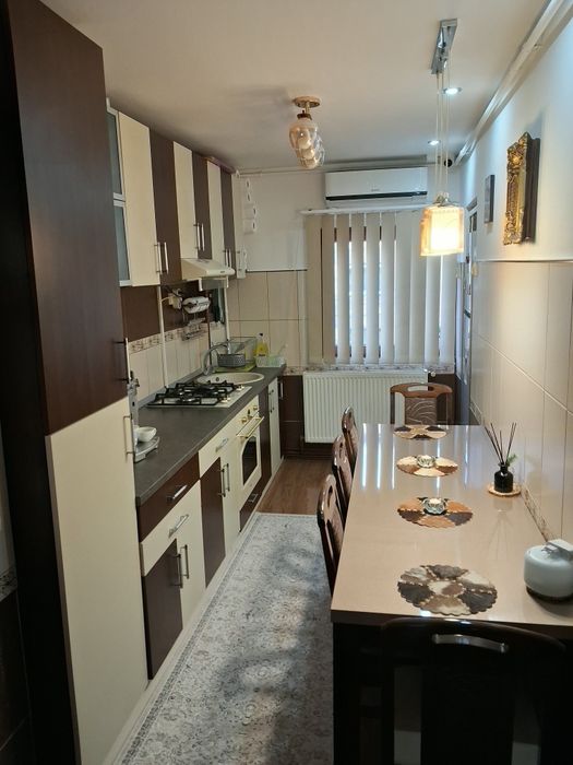 Apartament de lux 3 camere doua băi etajul 1