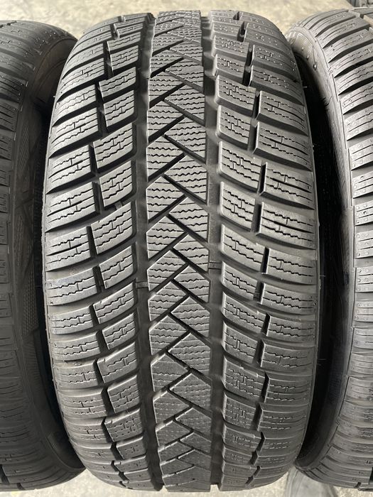 205/40/18 Vredestein M+S