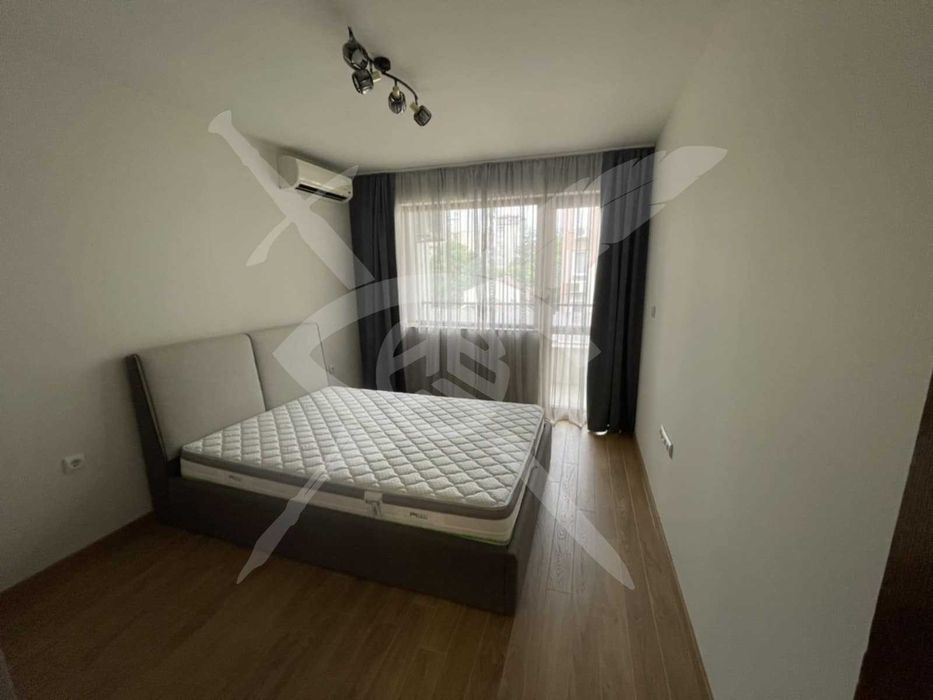 Дава се под наем Тристаен апартамент в Варна, Център - 50 кв.м за 1350 € - Снимка #3