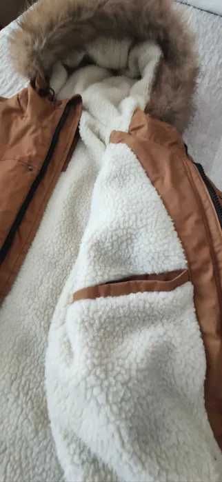 Продавам яке Urban Classics цвят тъмна горчица