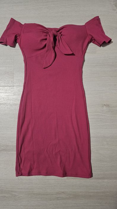 Розова къса рокля