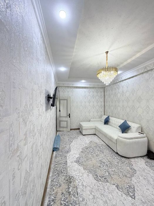 Яккасарай район Новостироайка Саламатина 1/3/10. 39м2 Срочно Продам