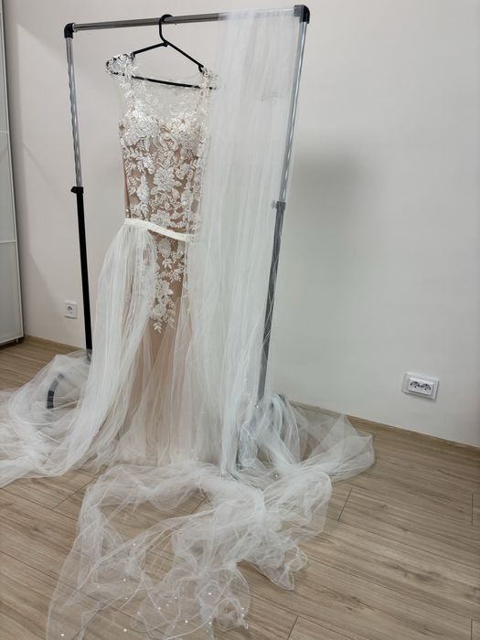 Продавам сватбена рокля Julia Kontogruni