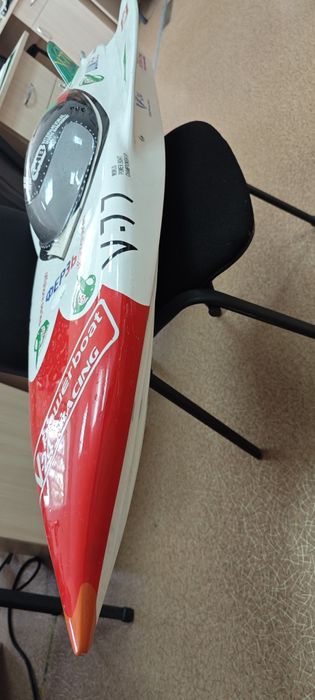 Катер на радиоуправление с ДВС