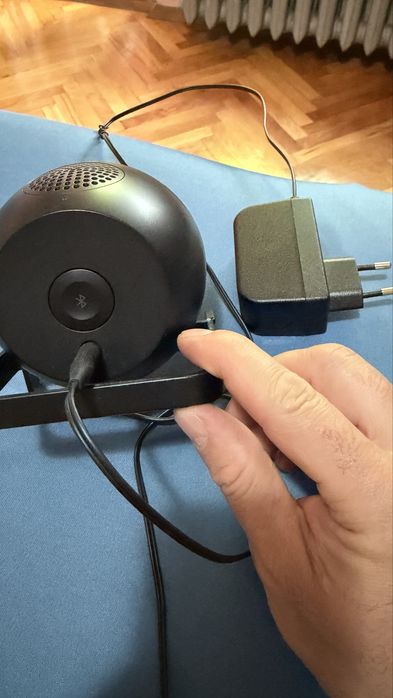 Продавам безжично зарядно belkin boost charge 10w