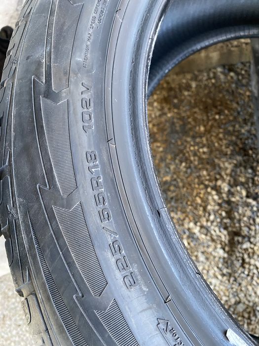 225/55/18 Дънлоп Зимни