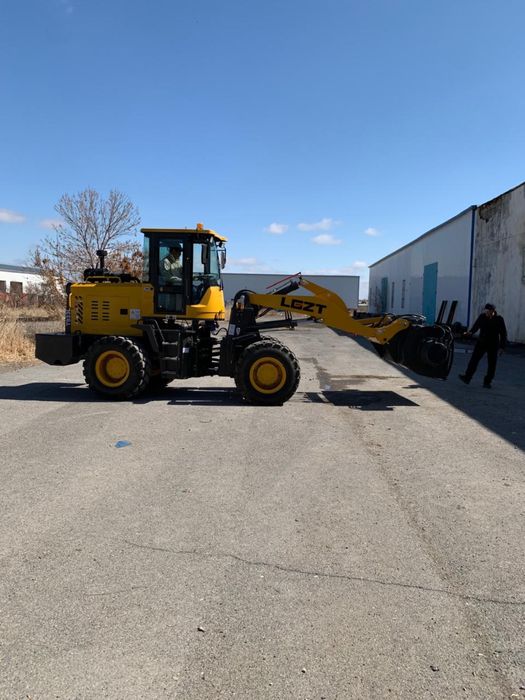 Погрузчик Фронтальный погрузчик