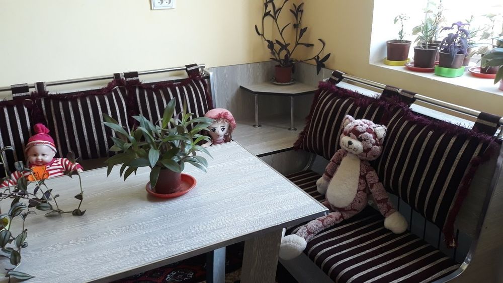 Уголок сотилади.