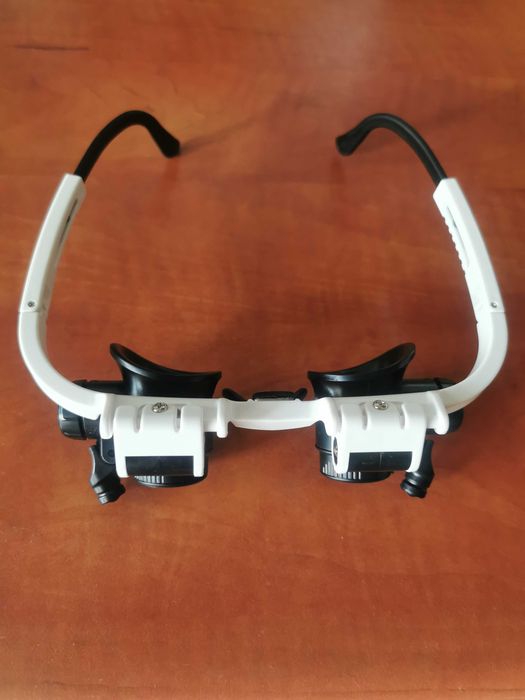 Ochelari cu lupe detasabile cu lumini LED pentru marit 8x-23x (max)