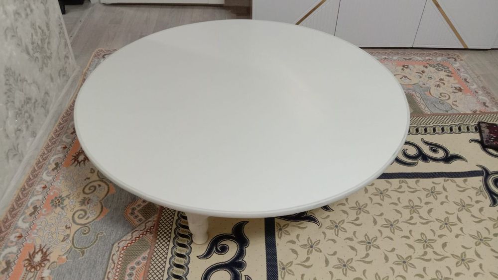 Продам стол в отличном состояние