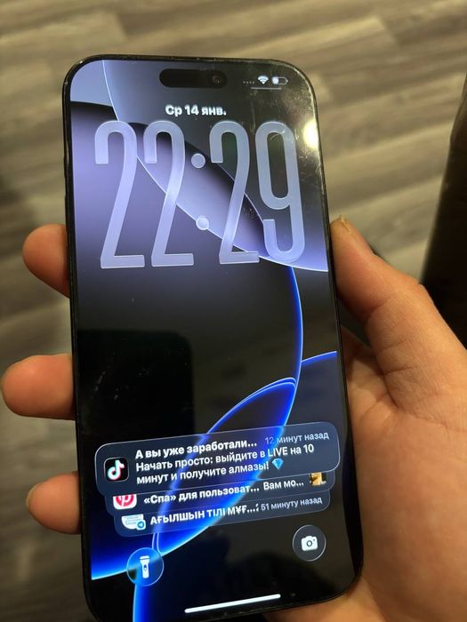 Продам 16 про мах