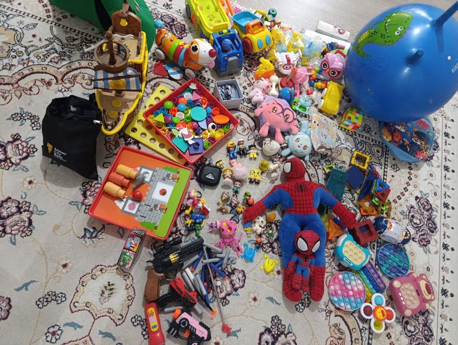 Продам игрушки развивающие для детей