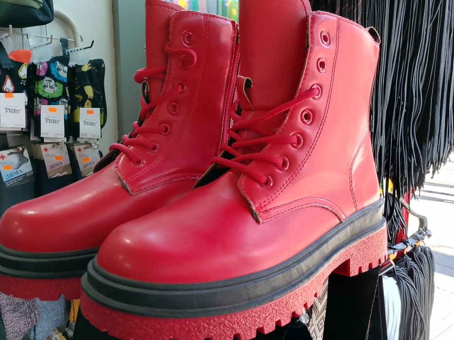 Зимни кубинки червени