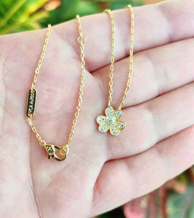 Дамско Колие -Ван Клееф и Апарел Van Cleef Frivole Pendant, Mini Model