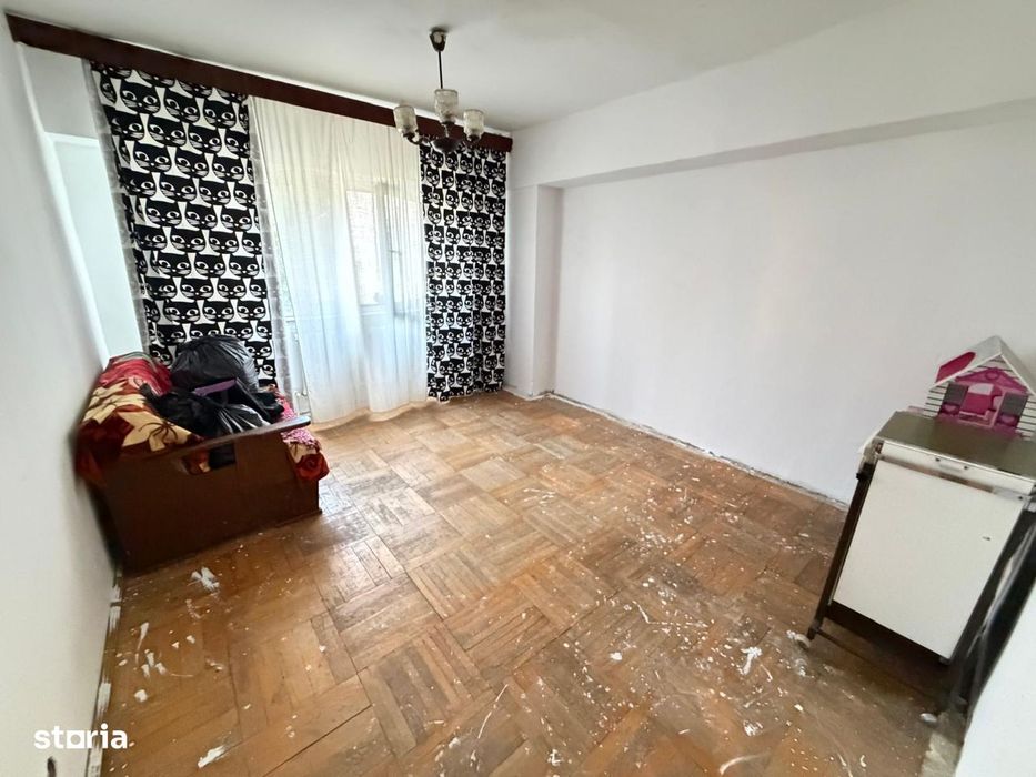 Apartament 3 camere, DECOMANDAT, ETAJ 1, Esplanada Nicolina