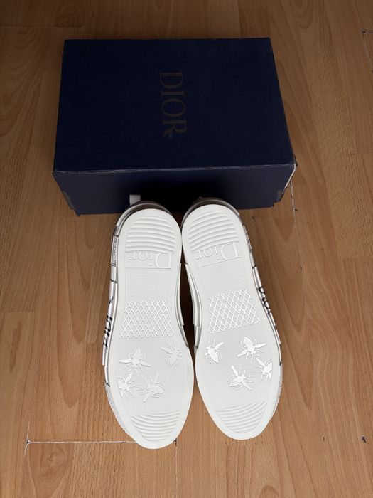 Christian Dior B23