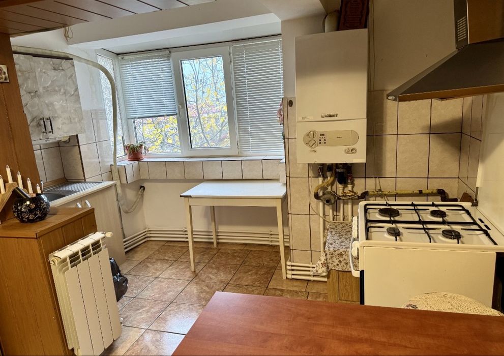 Apartament 3 camere decomandat | Oltenița, Bvd. Mărășești | Etaj 3/4 | Centrală proprie