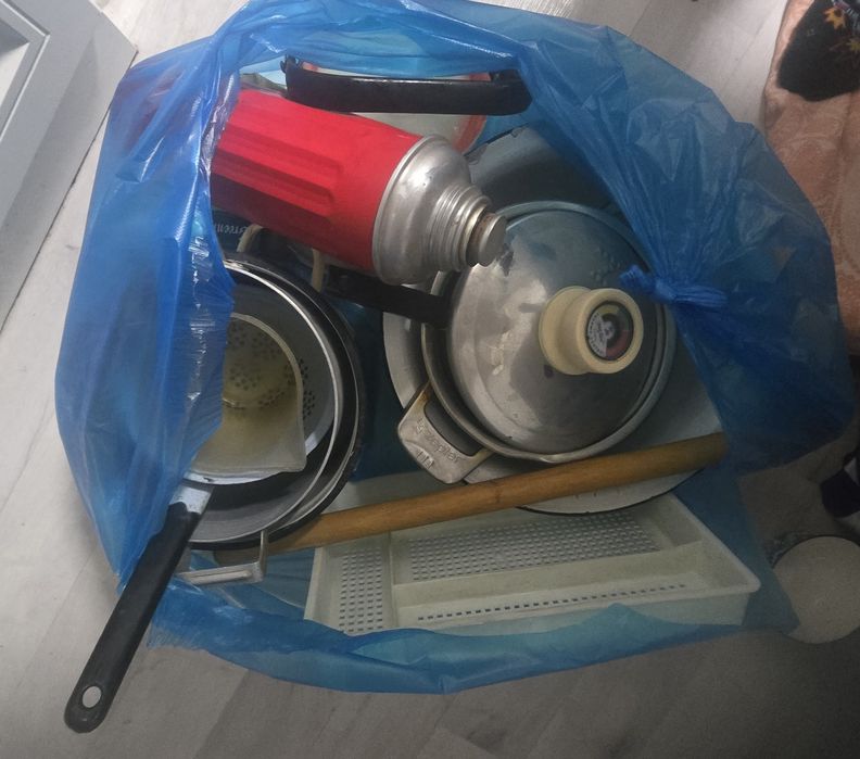 Кухонная посуда много