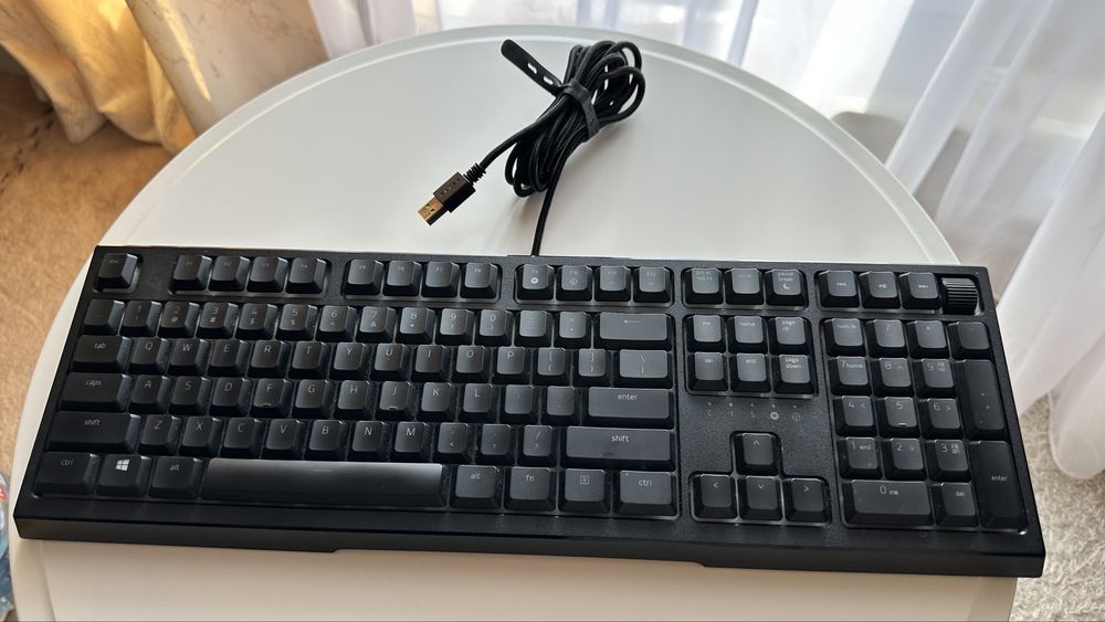 Tastatura gaming RGB Razer Ornata V2
