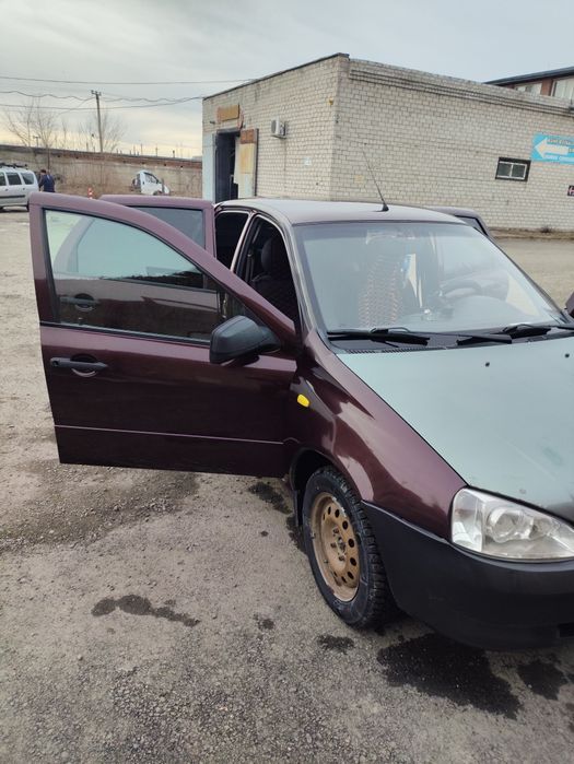 Продам машину лада калина