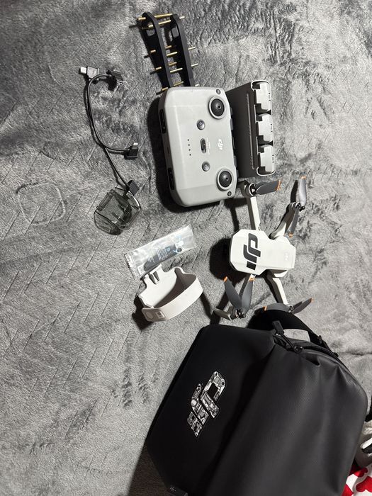 DJI Mini 2 SE Fly More Combo