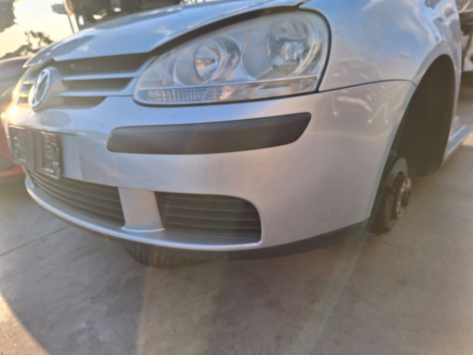Предна броня Vw Golf 5 / Фолксваген Голф 5 2006г.