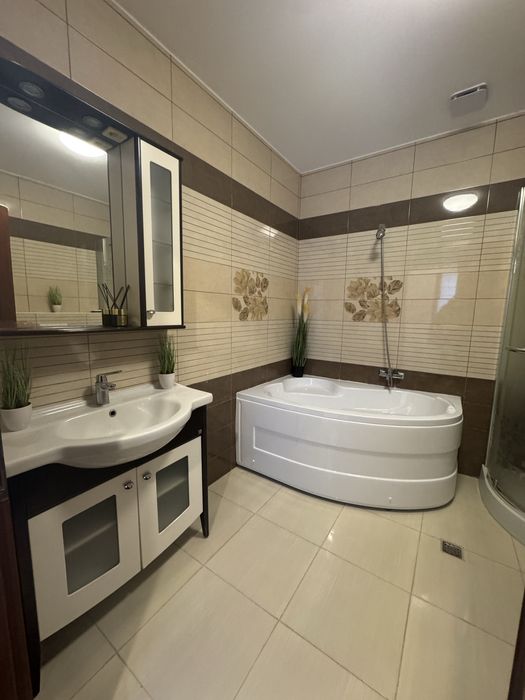 Casa individuala de inchiriat pe strada linistita in zona parc Lidia