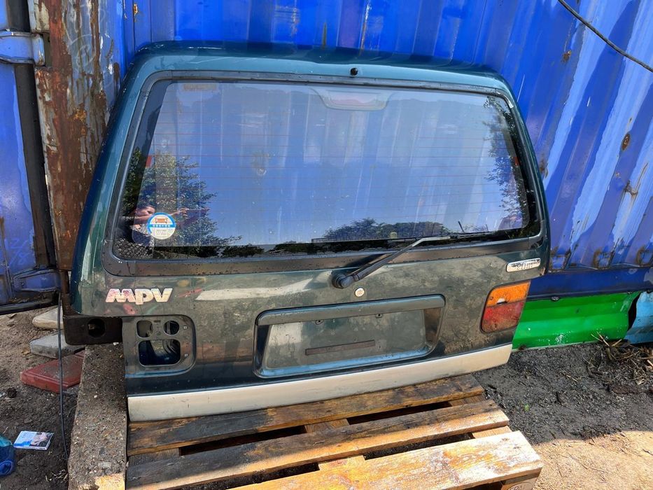 Крышка багажника на Mazda MPV в Алматы