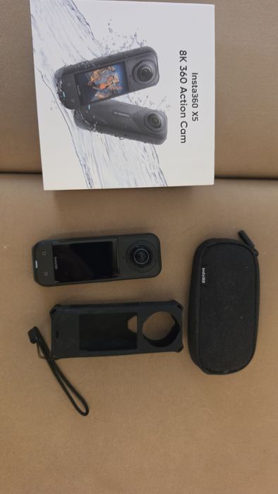Продавам Insta360 X5