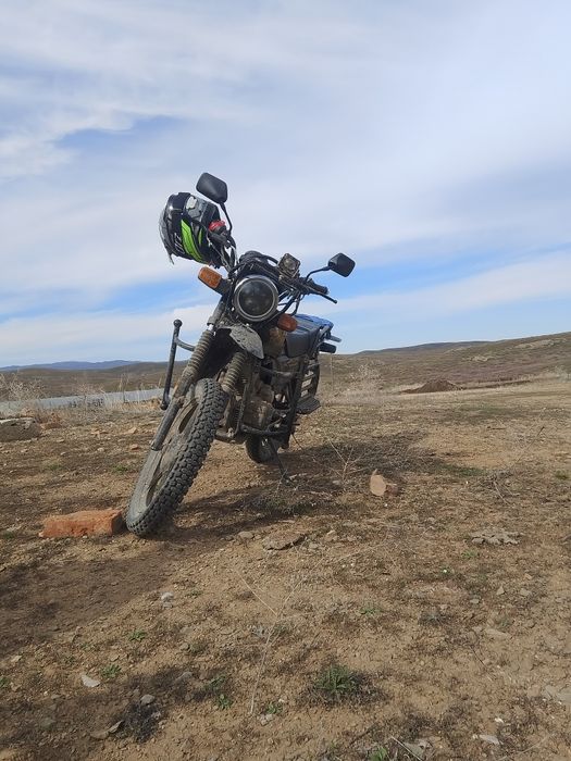 Мотоцикл SUZUKI GSX 200