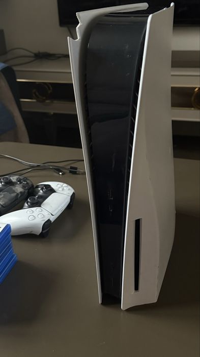 PS5 825GB + 2 оригинальных джойстика + 6 игр