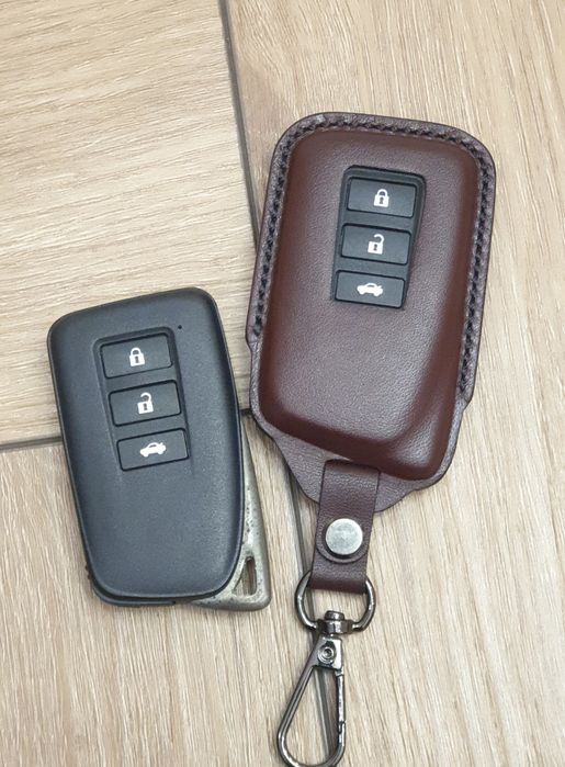 Чехол для ключа Lexus.