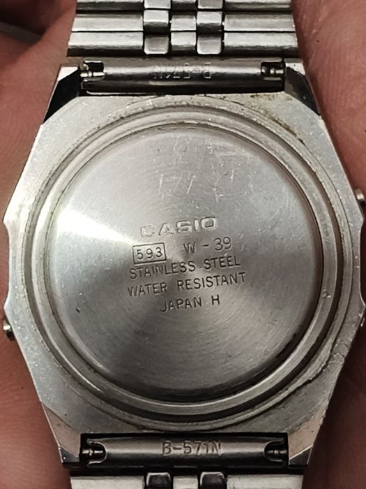 Ceas Citizen și Casio citiți descrierea