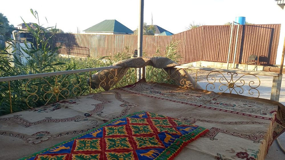 Тапчан на харошым виде