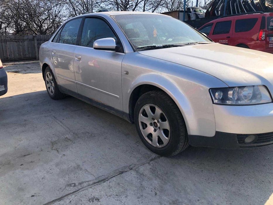 Dezmembram Audi A4 B6 2003 2.0 benzina