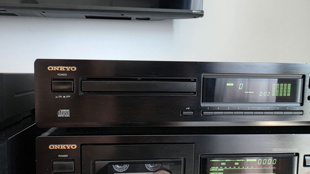 Linie Onkyo fara amplificator