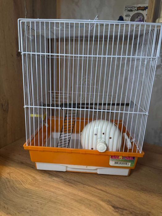 Продам клетки для хомяков