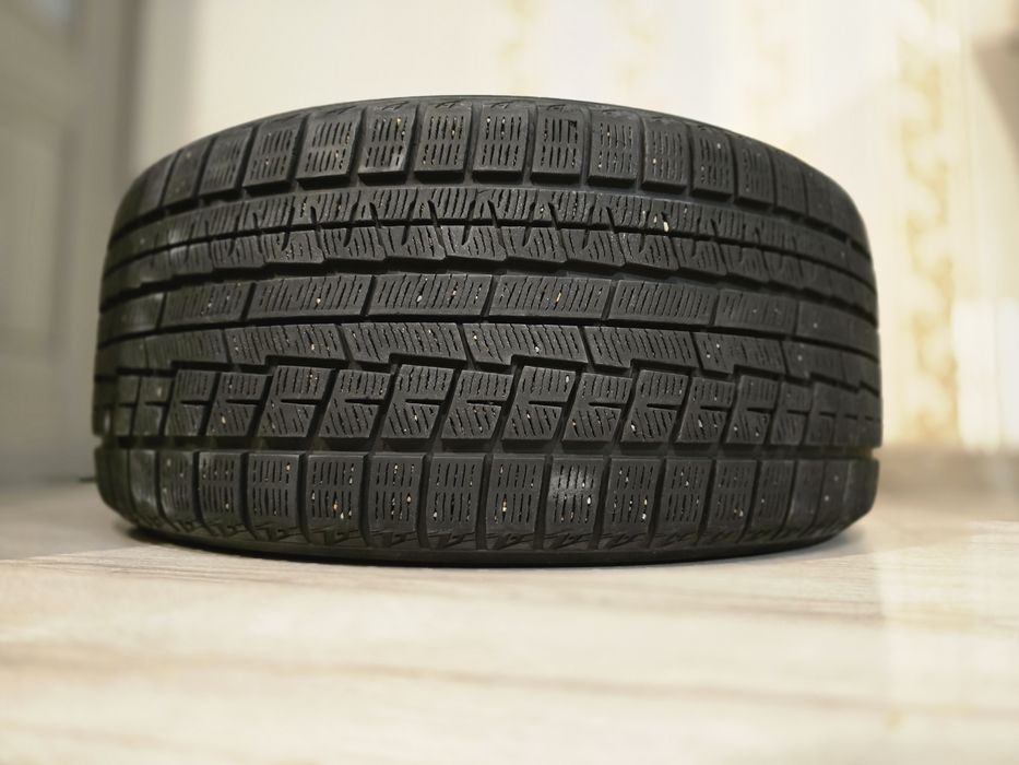Зимние шины Yokohama (липучка). 255 х 40 х 19